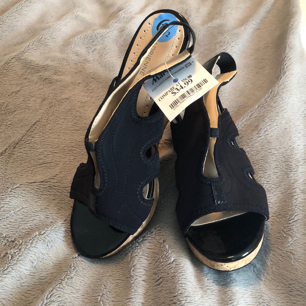 Black wedge